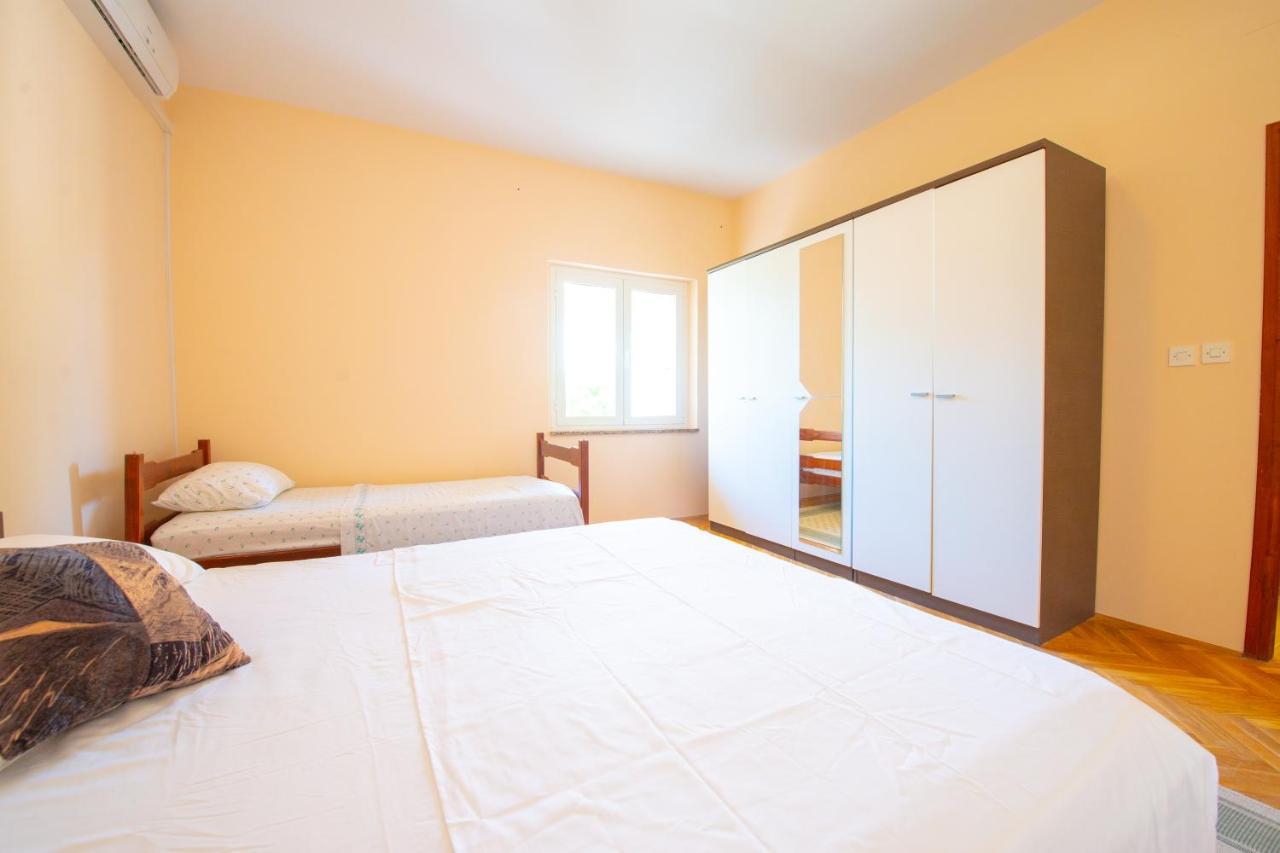 Apartments Facini Kosljun Exterior photo
